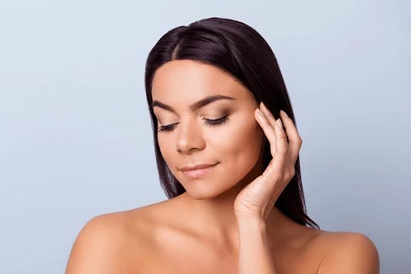 preenchimento de malar com ácido hialurônico